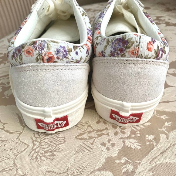 Vans Old Skool Sneaker in Floral + Marshmallow - Picture 10 of 14